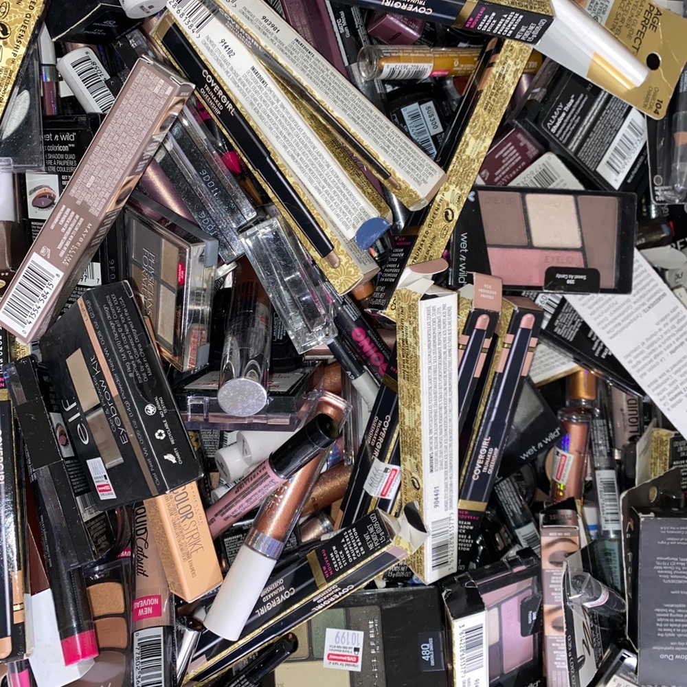 Wholesale 100 piece makeup lot